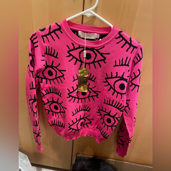 New sweater - Picture 3 of 4